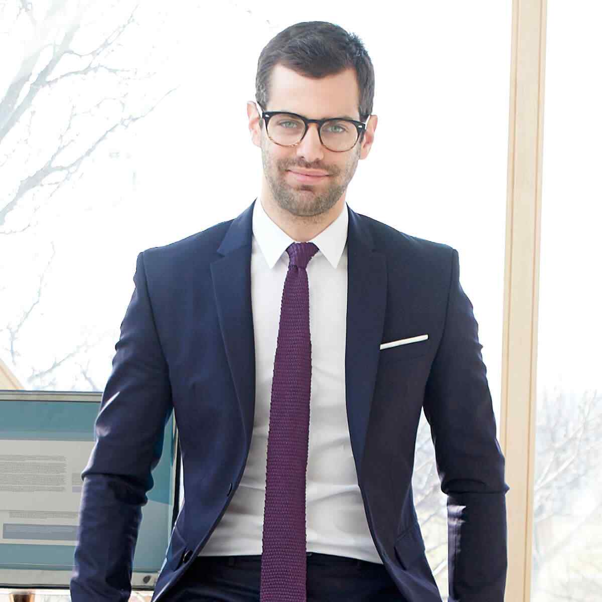 https://zenvexmining.com/wp-content/uploads/2019/04/img-people-02.jpg